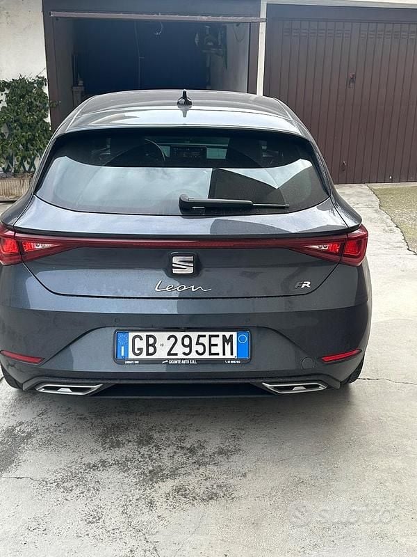 Usata Seat Leon FR 150 CV (110 kW) 2020 Grigio Berlina