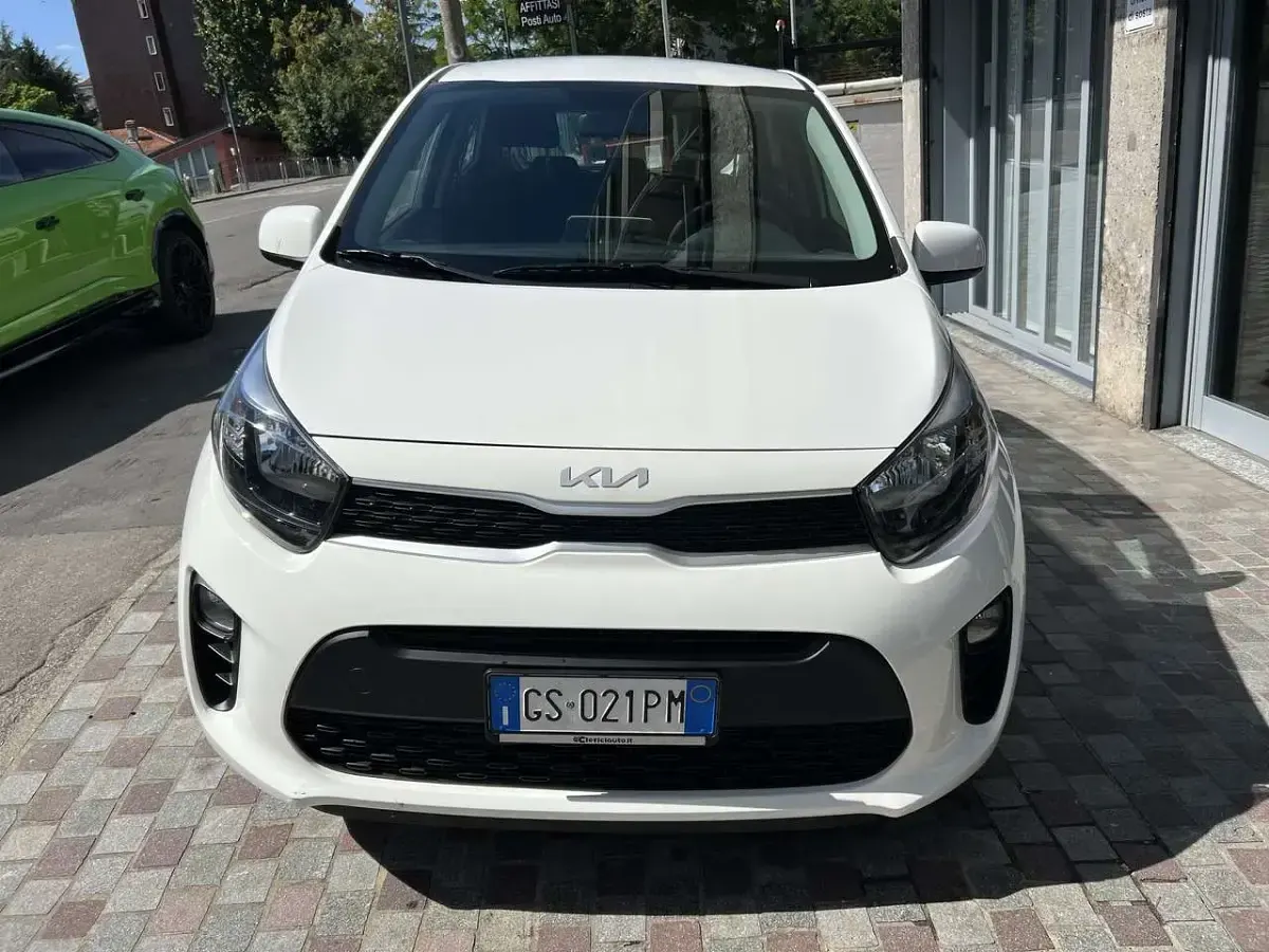 Usata Kia Picanto Urban 67 CV (49 kW) 2024 Bianco Utilitaria