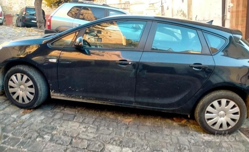Usata Opel Astra 136 CV (100 kW) 2015 Nero Berlina