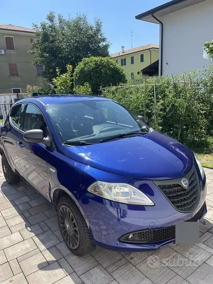 Usata Lancia Ypsilon 85 CV (62 kW) 2014 Bluazzurro Utilitaria