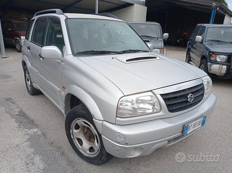 Usata Suzuki Grand Vitara 109 CV (80 kW) 2002 Grigio SUV
