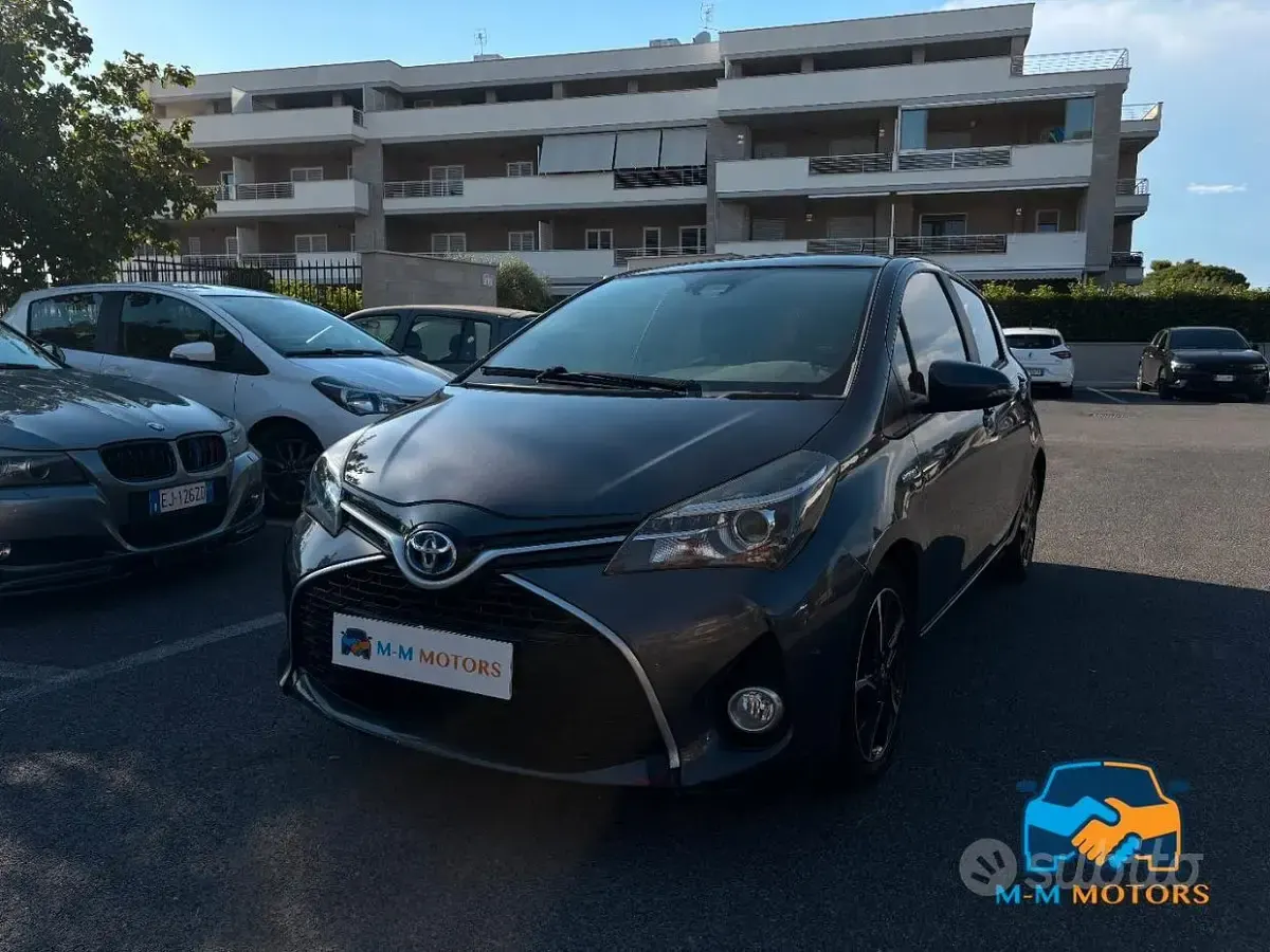 Usata Toyota Yaris Hybrid Style 73 CV (53 kW) 2016 Berlina