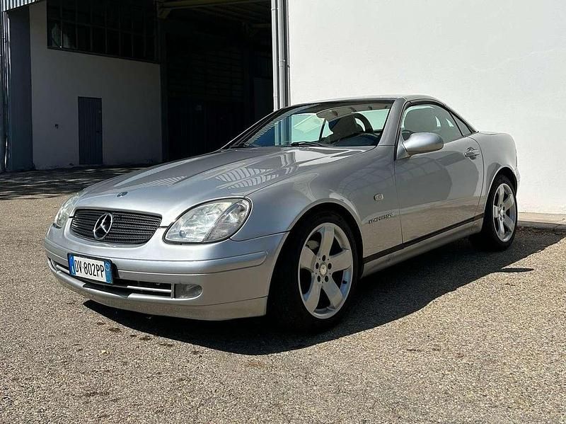 Usata Mercedes SLK200 192 CV (141 kW) 1997 Argento Cabrio