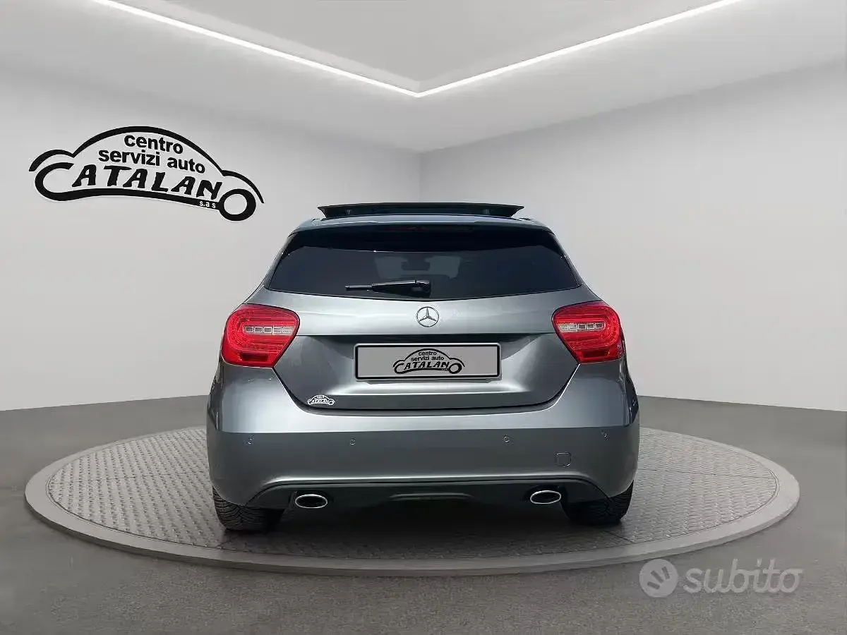 Usata Mercedes A180 Premium 109 CV (80 kW) 2015 Grigio Utilitaria