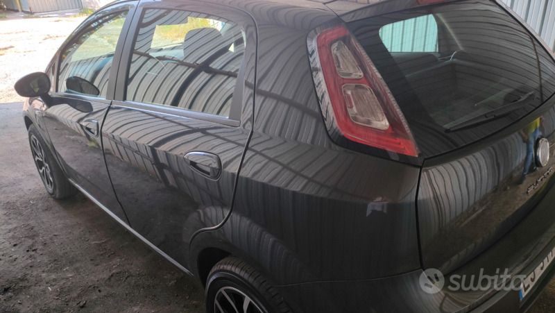 Usata Fiat Punto Evo 65 CV (47 kW) 2011 Grigio Utilitaria