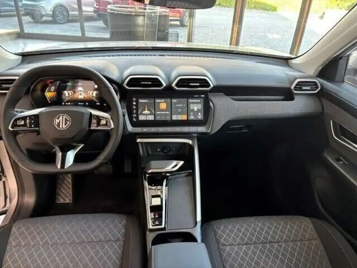 Nuova MG ZS Comfort 197 CV (144 kW) 2026 Grigio SUV