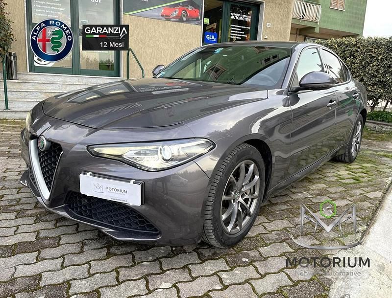 Usata Alfa Romeo Giulia Super 180 CV (132 kW) 2018 Grigio Berlina