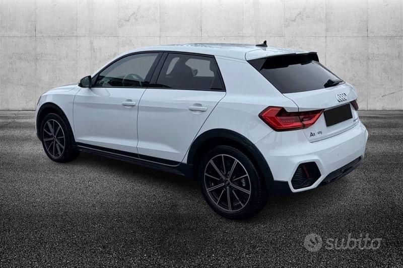 Usata Audi A1 Business 110 CV (80 kW) 2021 Bianco metallizzato SUV