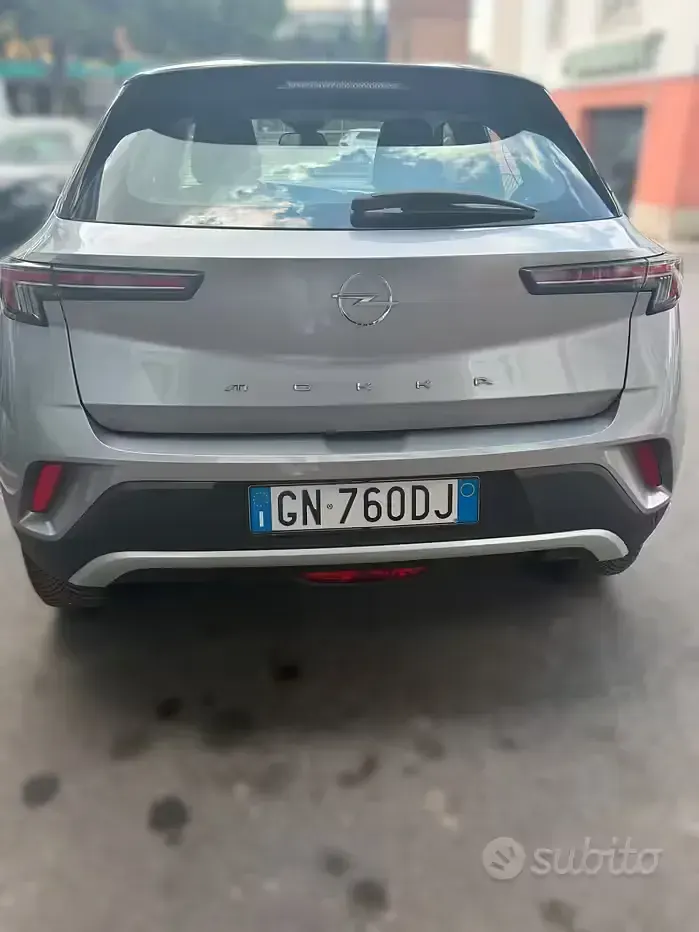 Usata Opel Mokka Elegance 101 CV (74 kW) 2023 Grigio SUV