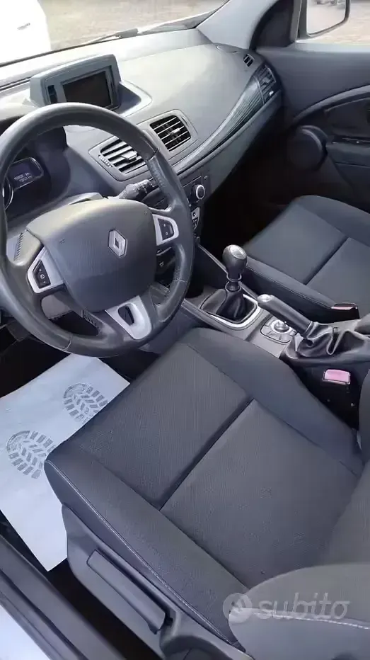 Usata Renault Mégane GrandTour 110 CV (80 kW) 2011 Grigio Station wagon