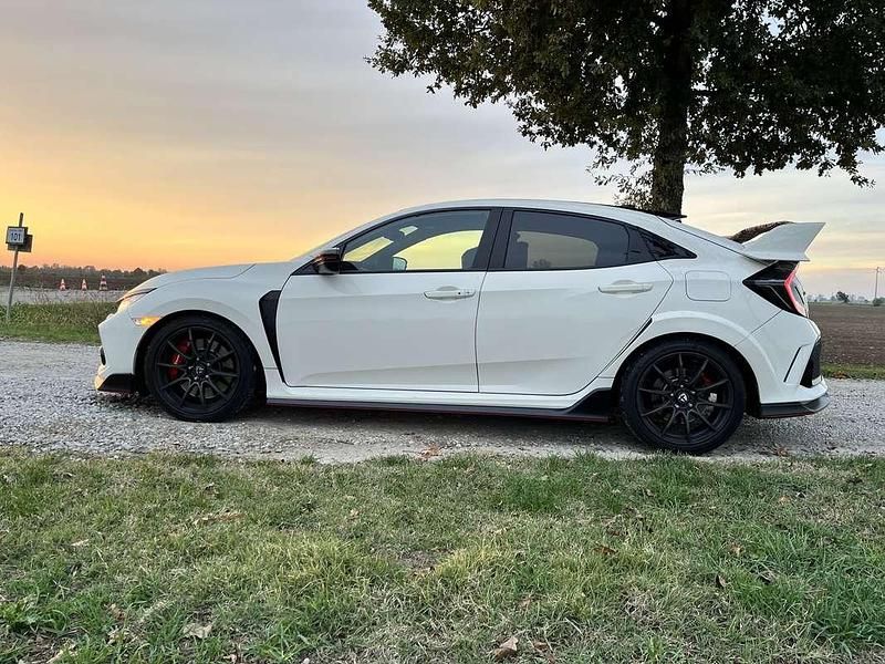 Usata 2019 Honda Civic Type R Tre volumi | 36.000 € (Buon prezzo) - Immagine 1/4