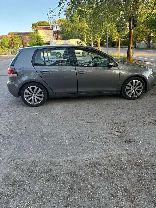 Usata VW Golf VI 105 CV (77 kW) 2010 Utilitaria
