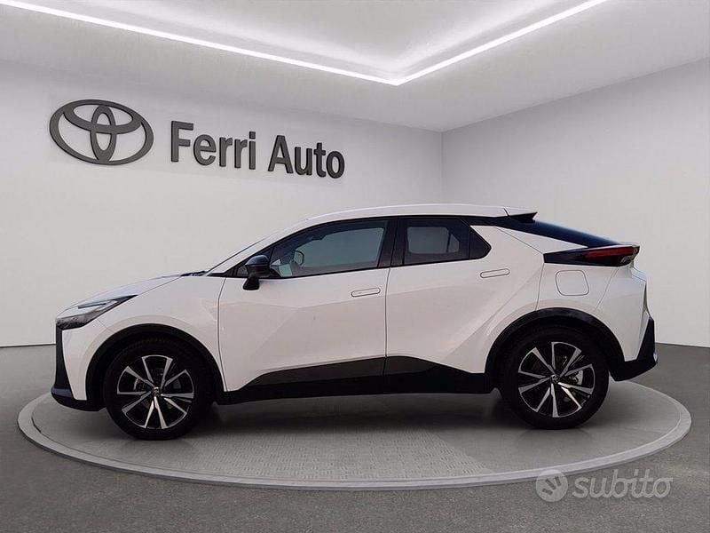 Usata Toyota C-HR Trend 197 CV (144 kW) 2024 Bianco SUV