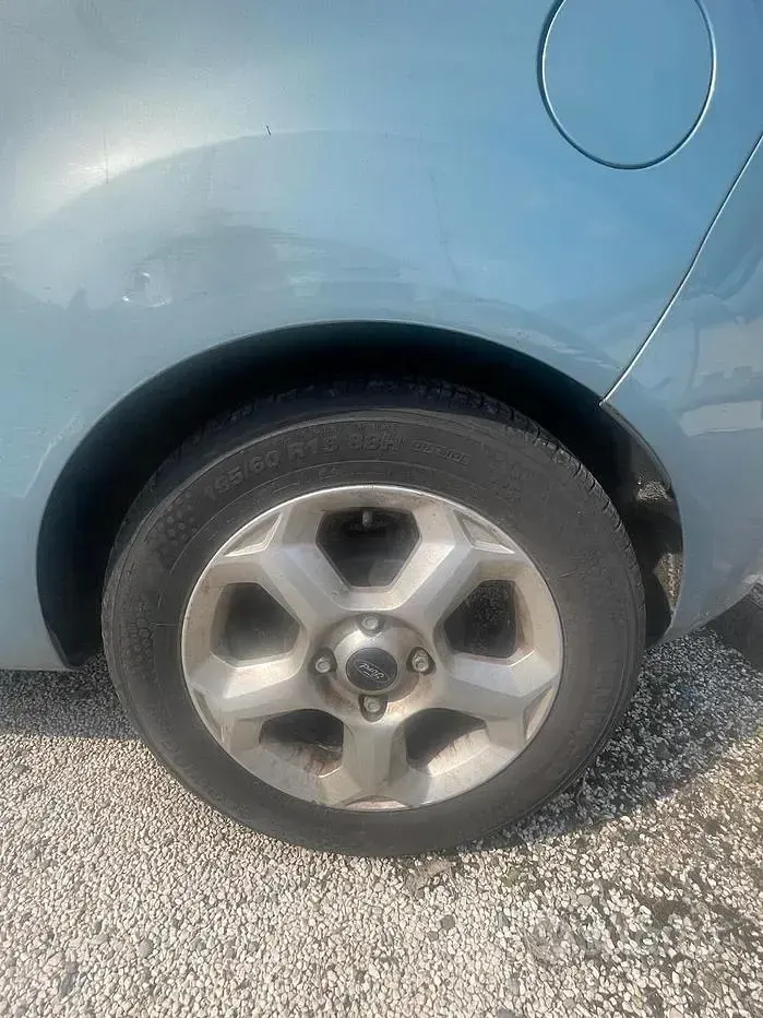Usata Ford Fiesta Titanium 97 CV (71 kW) 2010 Grigio Berlina