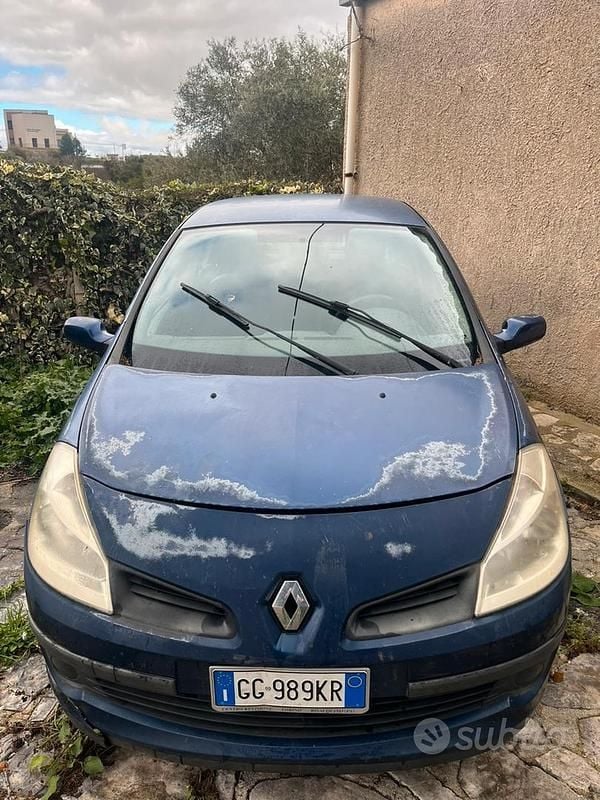 Usata Renault Clio II 85 CV (62 kW) 2006 Blu Berlina