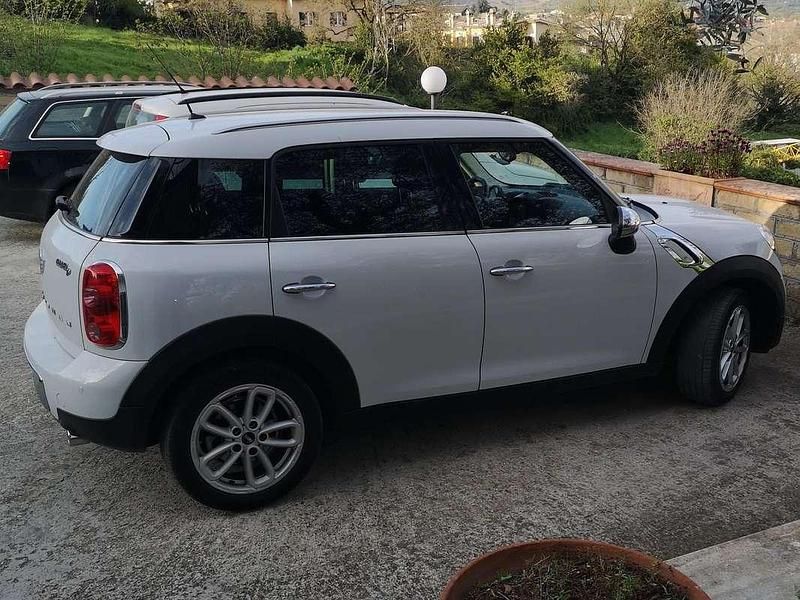 Usata Mini Cooper D Countryman 111 CV (81 kW) 2015 Bianco SUV