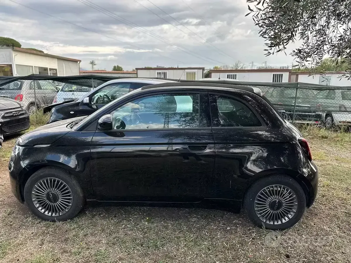 Usata Fiat 500e Icon 42 kW (58 CV) 2021 Nero Cabrio