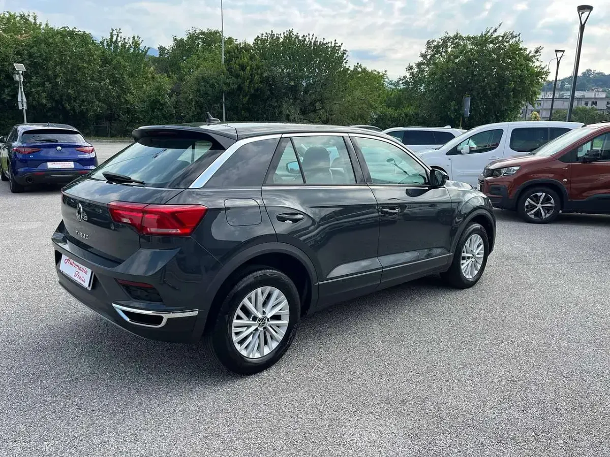 Usata VW T-Roc Business 150 CV (110 kW) 2022 Bianco SUV