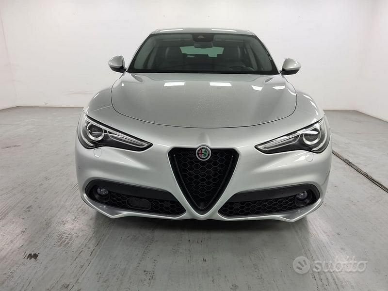 Usata Alfa Romeo Stelvio Sprint 190 CV (139 kW) 2021 Grigio SUV