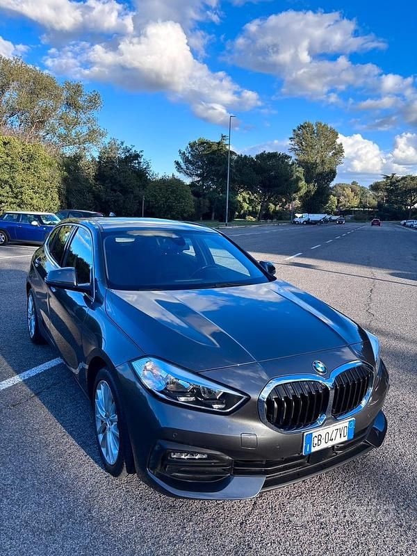Usata BMW 118 150 CV (110 kW) 2020 Grigio Utilitaria