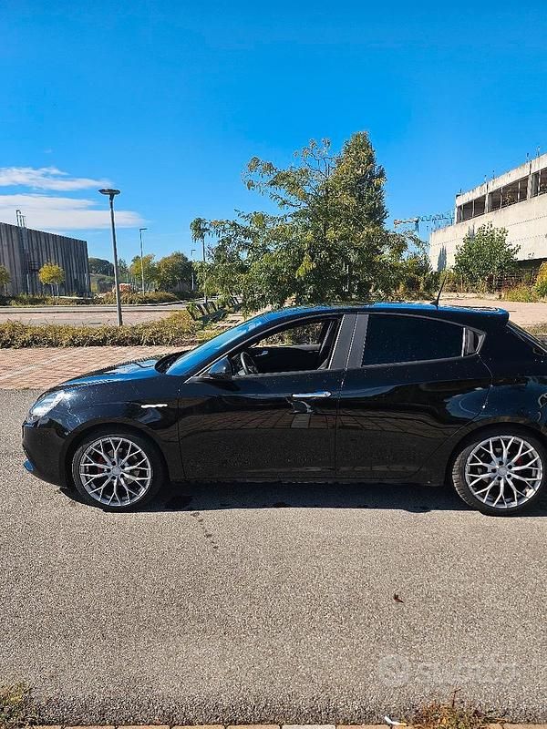 Usata Alfa Romeo Giulietta 105 CV (77 kW) 2015 Nero Utilitaria