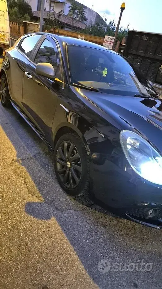 Usata Alfa Romeo Giulietta 105 CV (77 kW) 2013 Nero Utilitaria