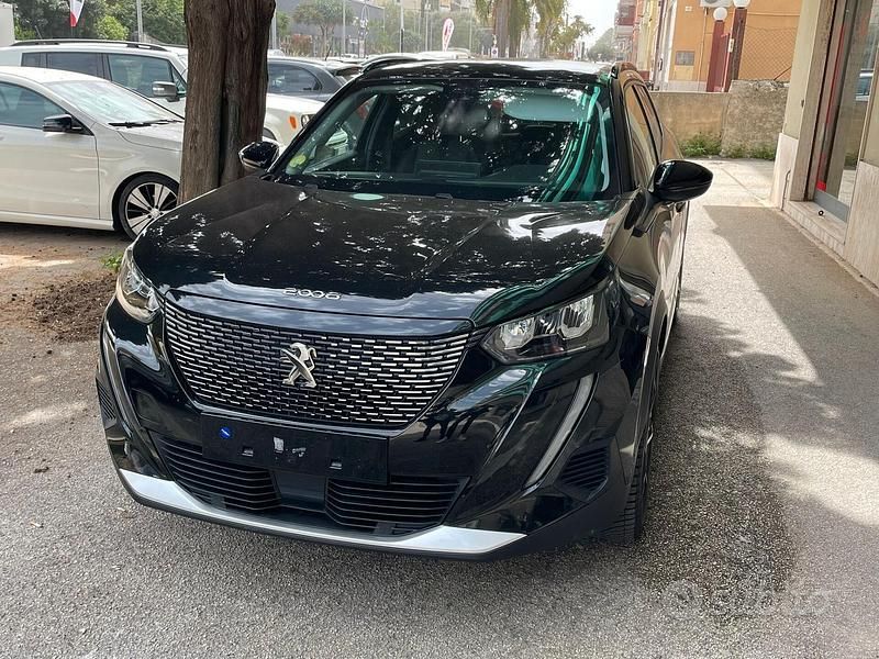 Usata Peugeot 2008 Allure 131 CV (96 kW) 2022 Nero SUV