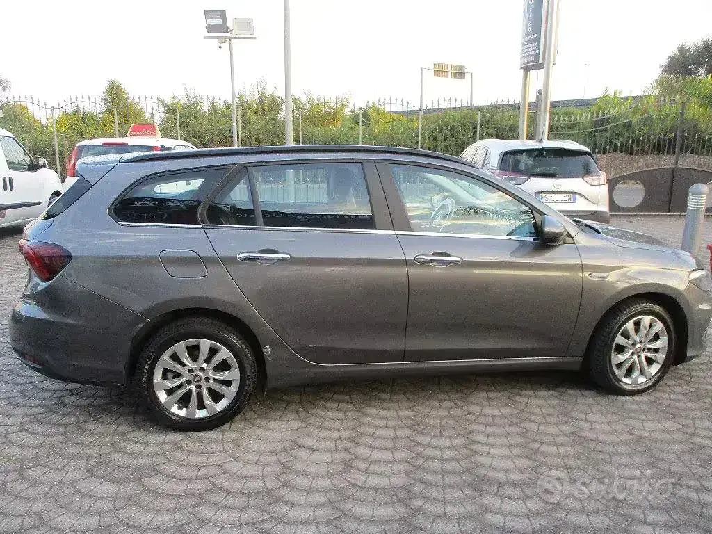 Usata Fiat Tipo Lounge 120 CV (88 kW) 2020 Grigio Berlina