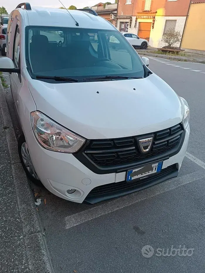 Usata Dacia Dokker Comfort 90 CV (66 kW) 2019 Bianco Monovolume