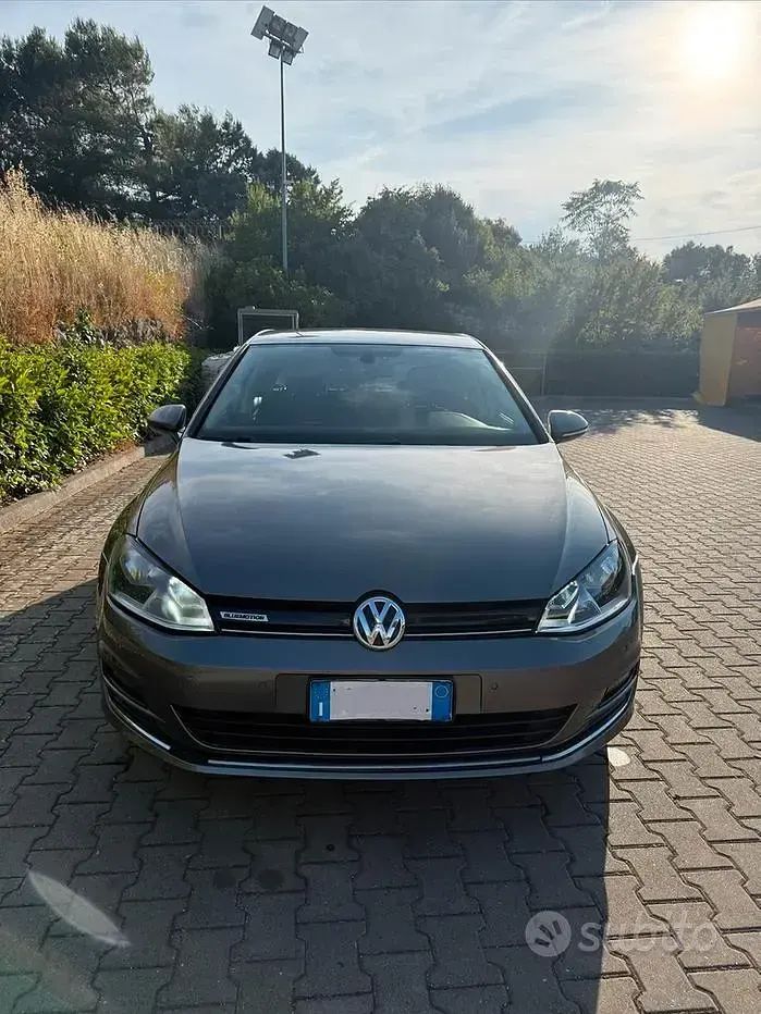 Usata VW Golf VII Highline 110 CV (80 kW) 2016 Grigio Berlina