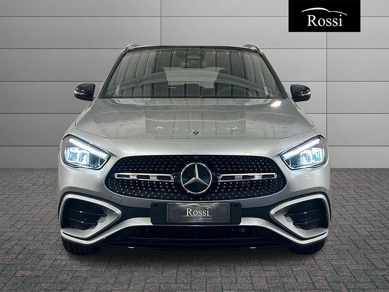 Nuova Mercedes GLA200 163 CV (119 kW) 2025 Nero SUV