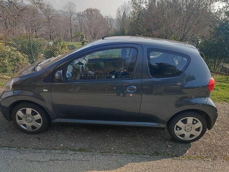 Usata Toyota Aygo Sol 54 CV (39 kW) 2006 Utilitaria