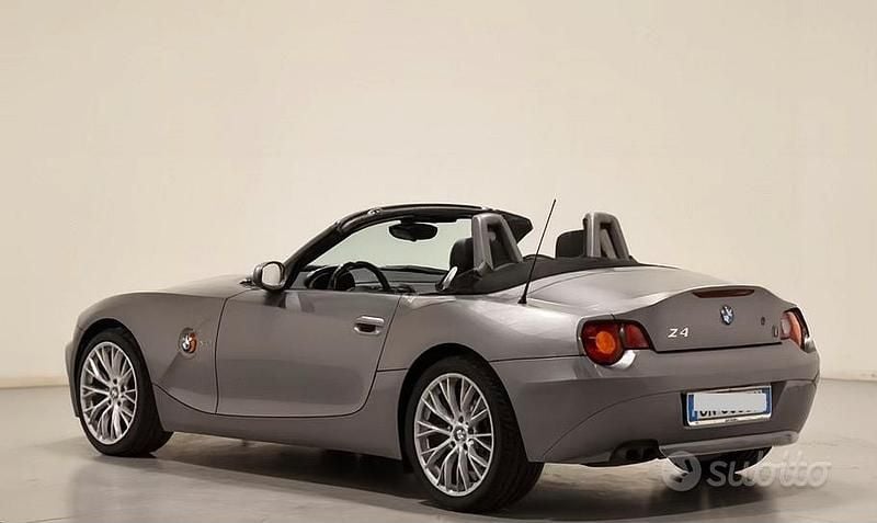 Usata BMW Z4 170 CV (125 kW) 2004 Grigio Cabrio