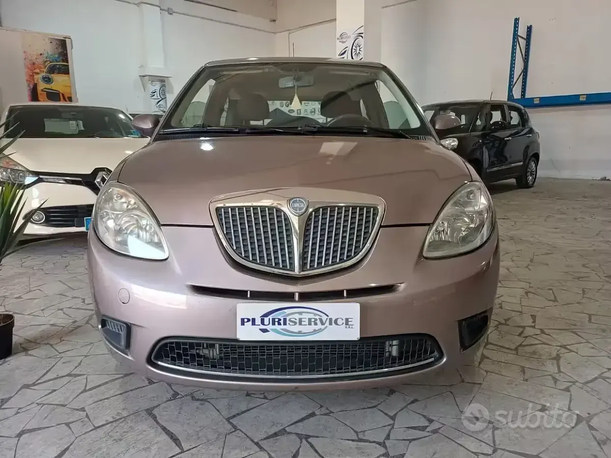 Usata Lancia Ypsilon 77 CV (56 kW) 2010 Beige Utilitaria