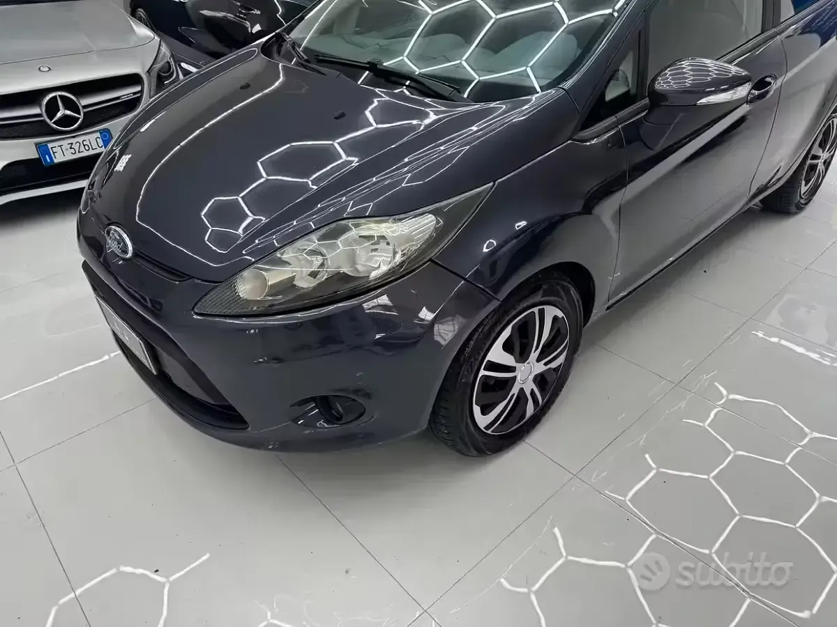 Usata Ford Fiesta Titanium 68 CV (50 kW) 2010 Nero Berlina