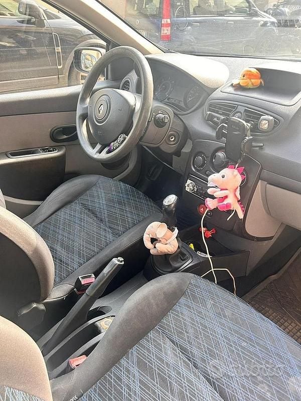 Usata Renault Clio II 2006 Blu Utilitaria