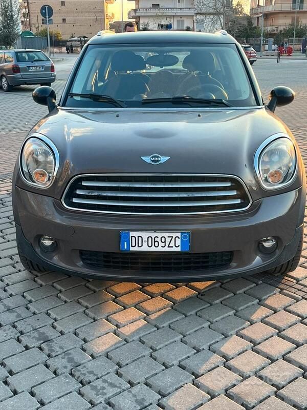 Marrone Usata 2010 Mini Countryman SUV | 6500 € - Immagine 1/4