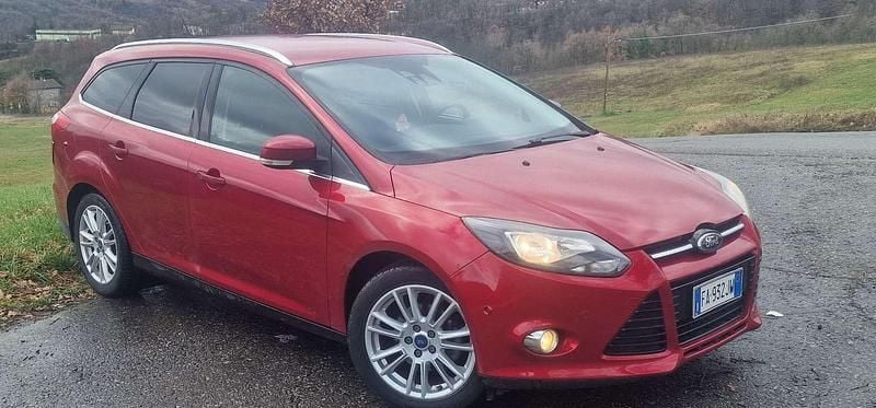 Usata Ford Focus Titanium 116 CV (85 kW) 2011 Rosso Station wagon