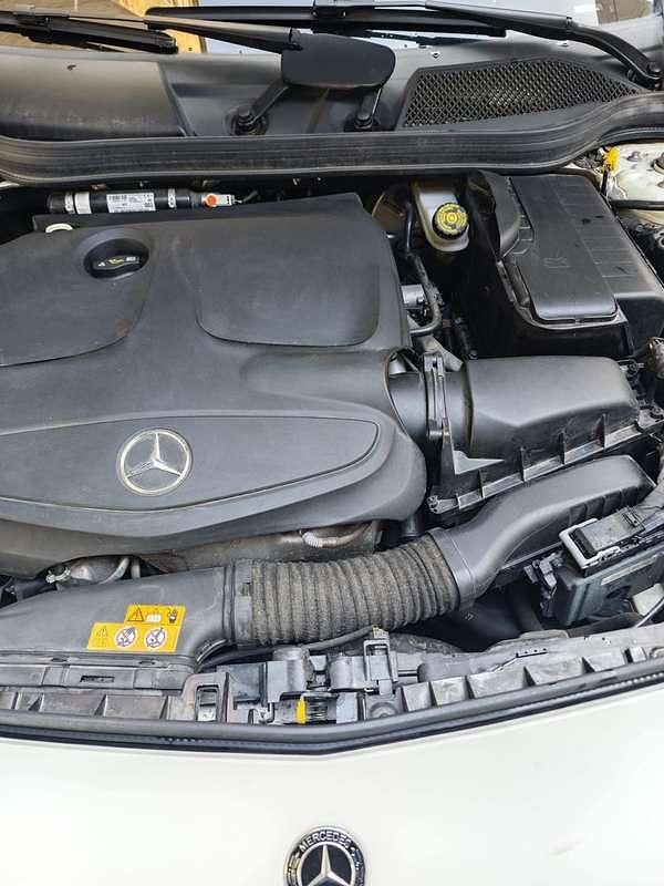 Usata Mercedes 180 AMG line 122 CV (89 kW) 2017 Bianco Berlina