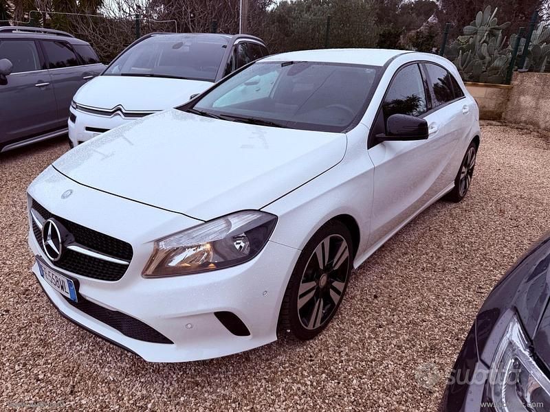 Usata Mercedes A180 108 CV (79 kW) 2016 Bianco Berlina