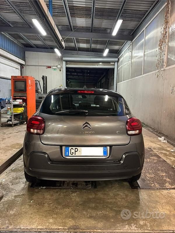 Usata Citroën C3 Shine 105 CV (77 kW) 2020 Grigio Berlina