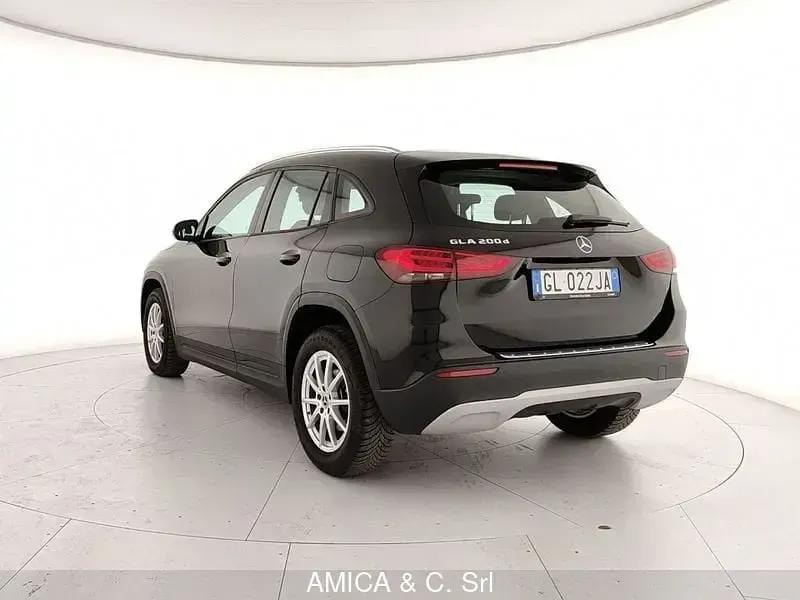 Usata Mercedes GLA200 Business 150 CV (110 kW) 2022 Nero SUV
