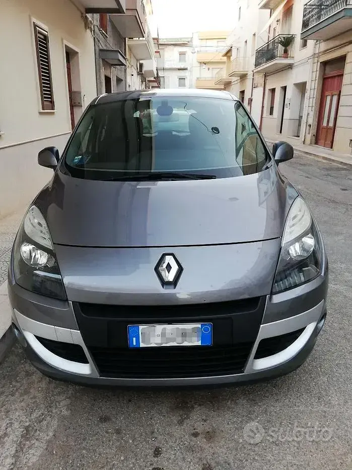 Usata Renault Scénic III XMOD 110 CV (80 kW) 2010 Grigio Monovolume