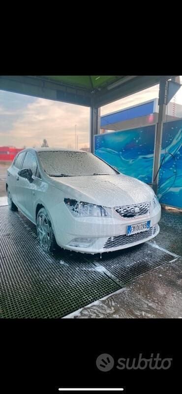 Bianco Usata 2012 Seat Ibiza Tre volumi | 4100 € (Buon prezzo) - Immagine 1/4