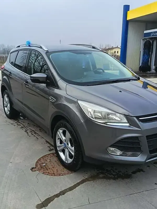 Usata Ford Kuga 140 CV (102 kW) 2013 SUV
