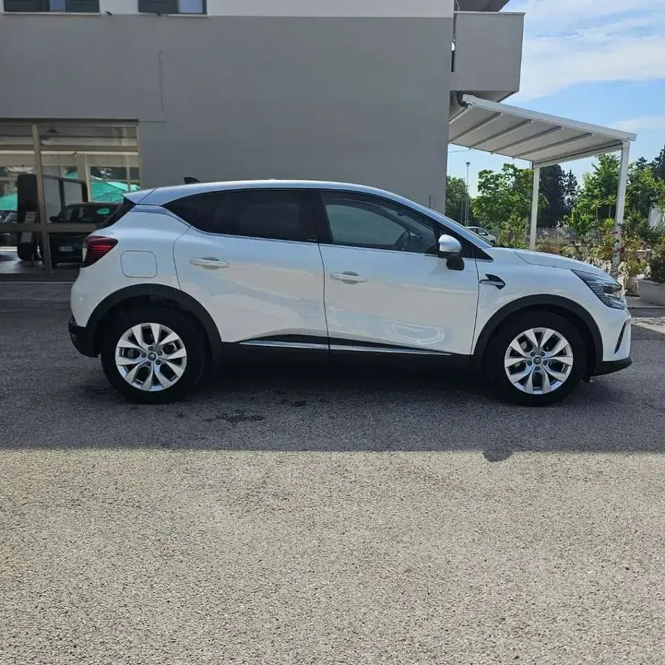 Usata Renault Captur Intens 160 CV (117 kW) 2021 Bianco SUV