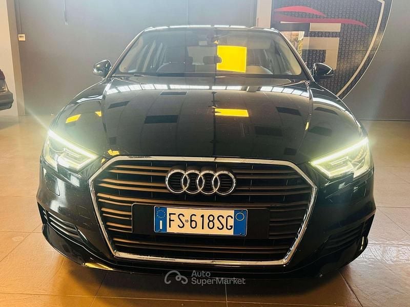Nero Usata 2018 Audi A3 Sport Tre volumi | 13.490 € (Buon prezzo) - Immagine 1/4
