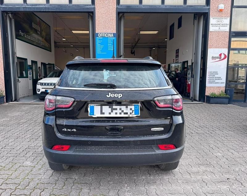 Occasion Jeep Compass Longitude 140 PK (102 kW) 2017 Zwart SUV