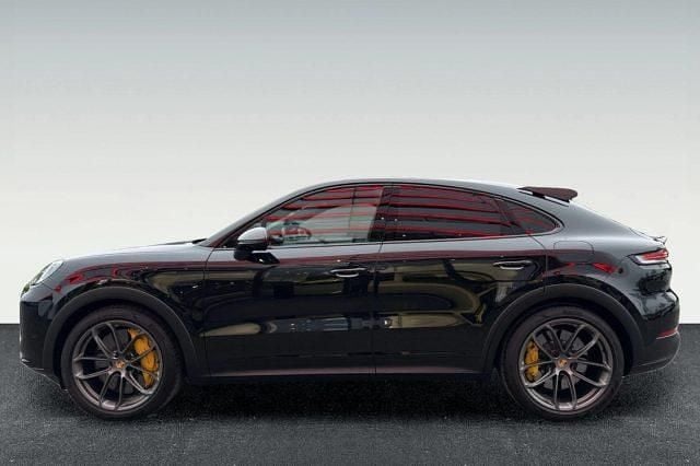 Usata Porsche Cayenne Turbo 740 CV (544 kW) 2024 Nero metallizzato SUV