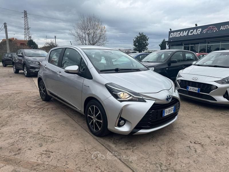 Usata Toyota Yaris Hybrid Active 73 CV (53 kW) 2019 Nero Berlina